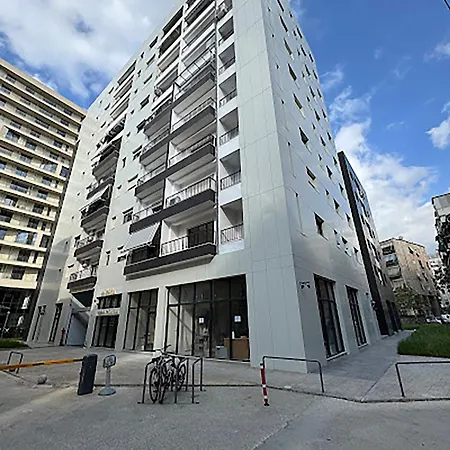 E & E Apartment