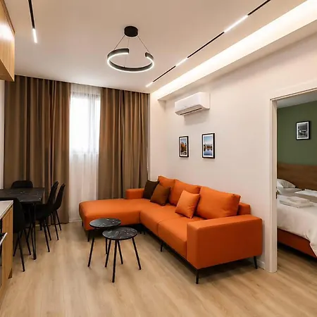 E & E * Tirana
