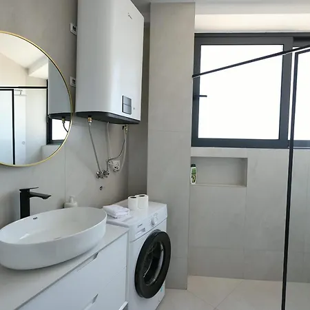 E & E Apartman *